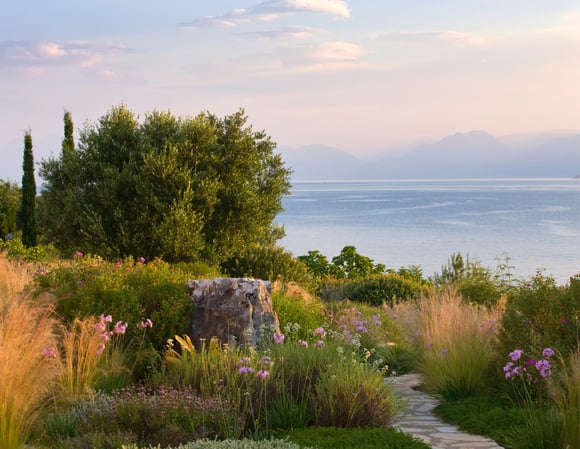 NaturallyBeautifulGarden_p084-85
